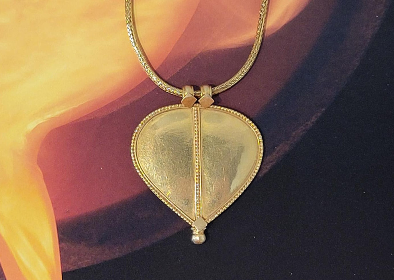 18K Y/G Fancy Soft Triangle Shaped Pendant and Wheat Chain