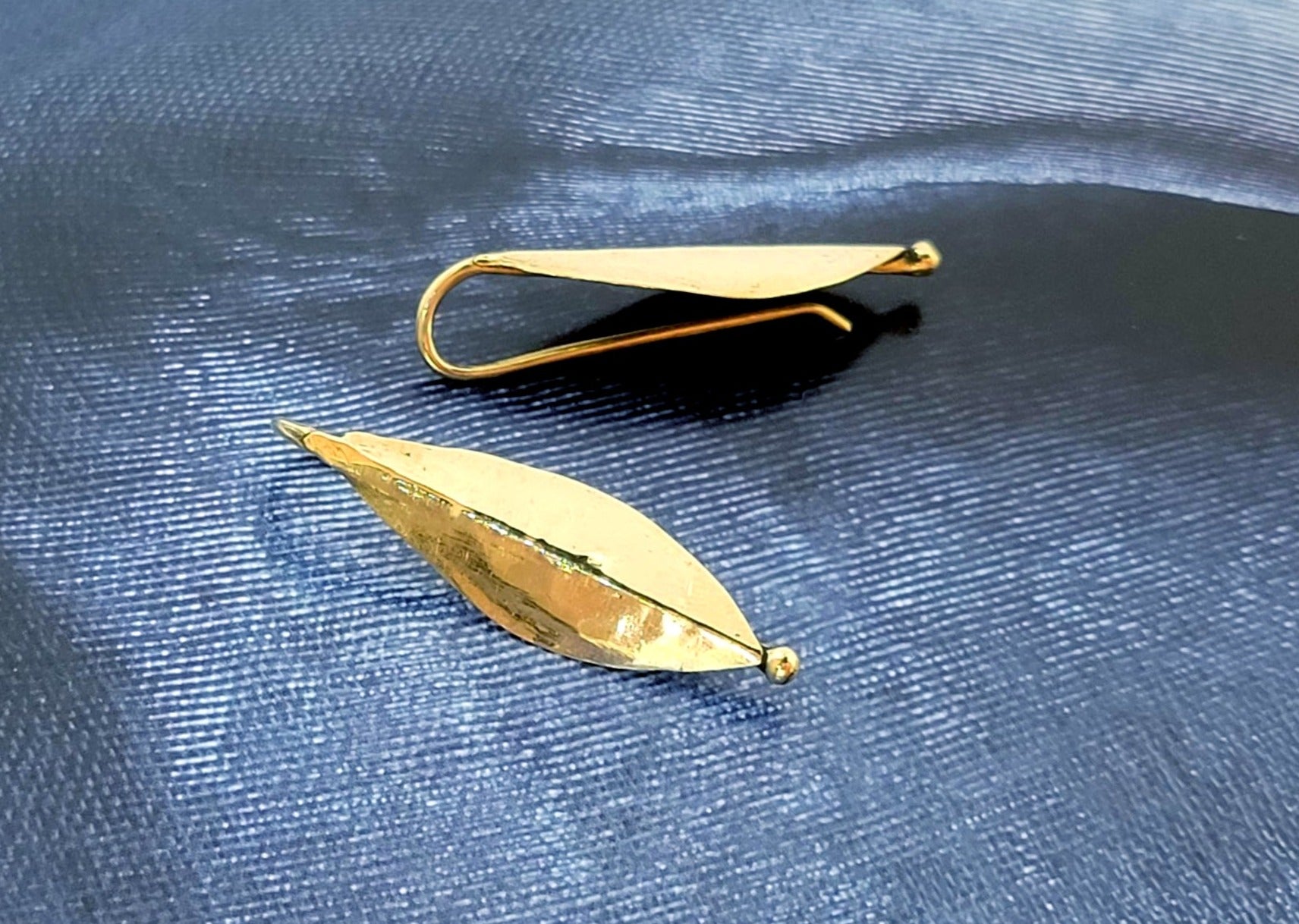 22K Y/G Indian Leaf Dangle Style Earrings
