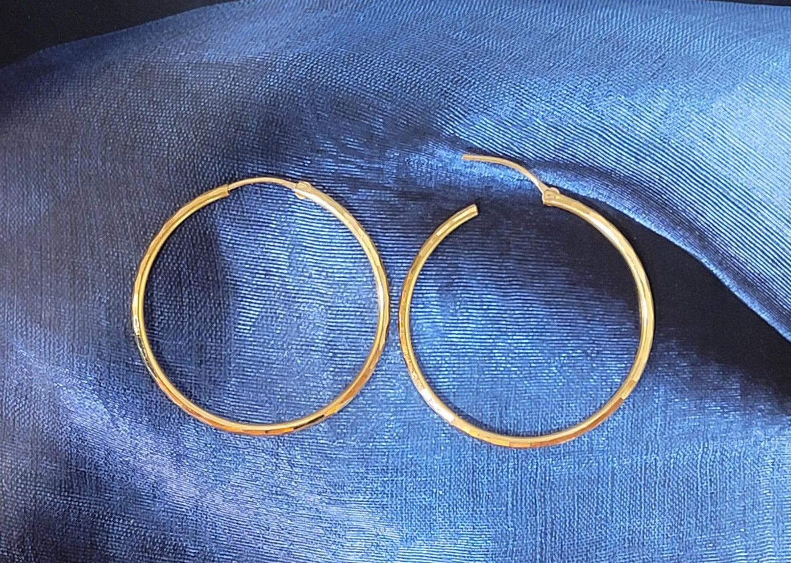 20K Y/G Indian Style Hoop Earrings