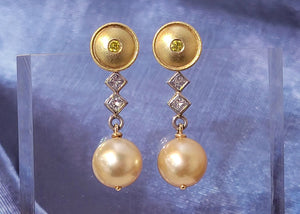 18K Y/G Yellow Diamond Stud Earrings with 2 Pearl Earring Jackets