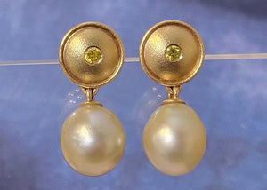 18K Y/G Yellow Diamond Stud Earrings with 2 Pearl Earring Jackets