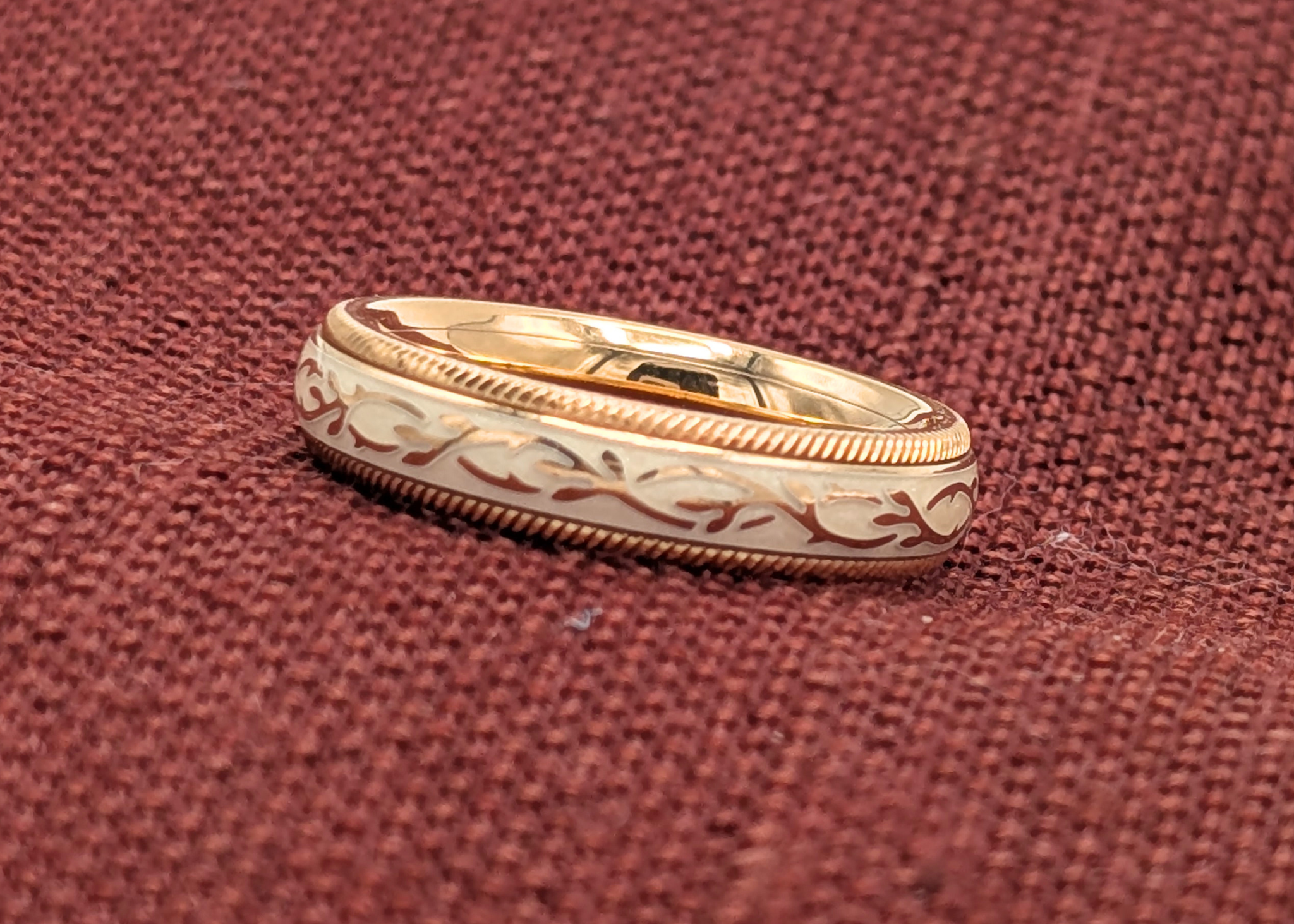 18k Yellow Gold & Enamel Wellendorff Spinner Ring
