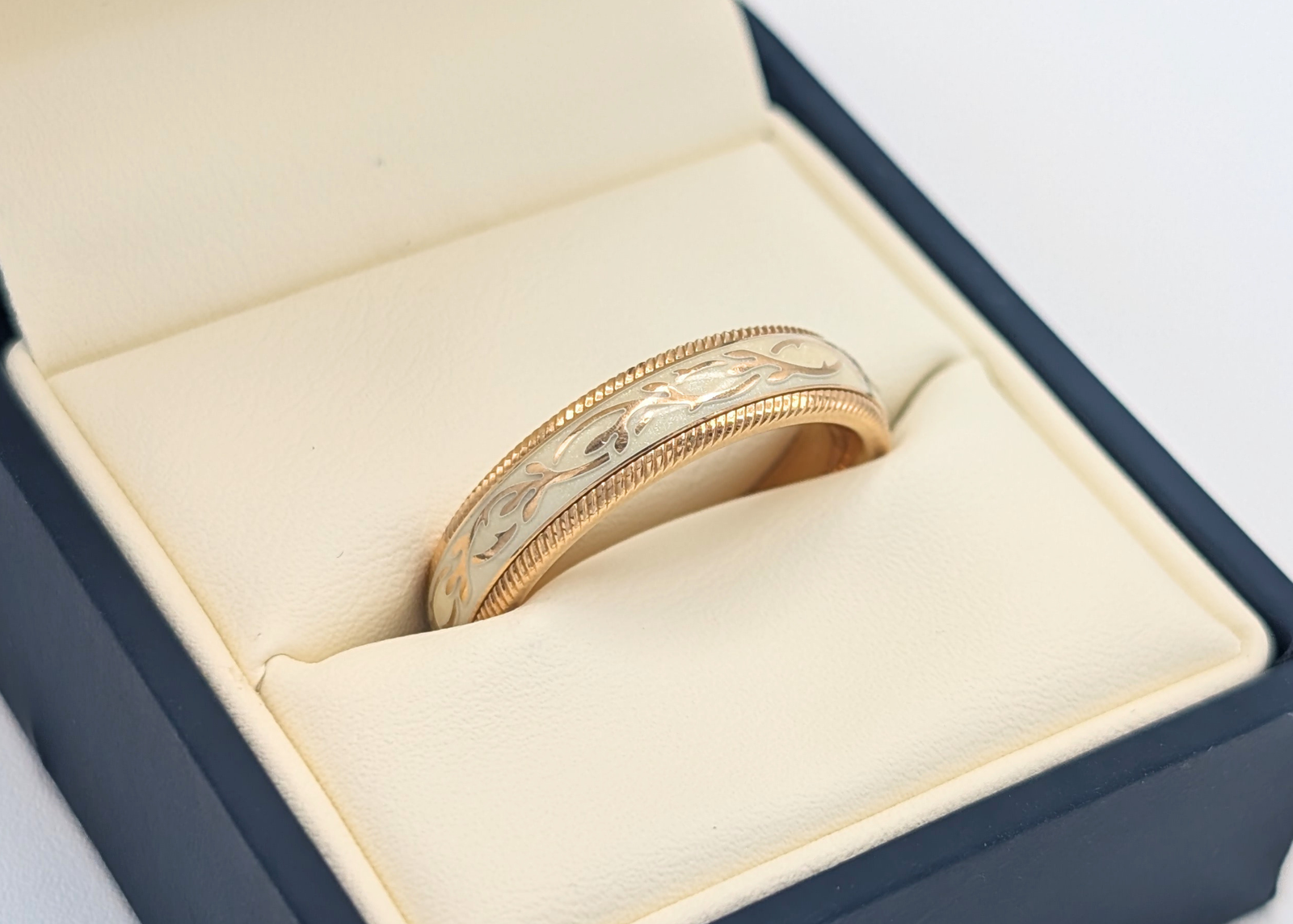 18k Yellow Gold & Enamel Wellendorff Spinner Ring