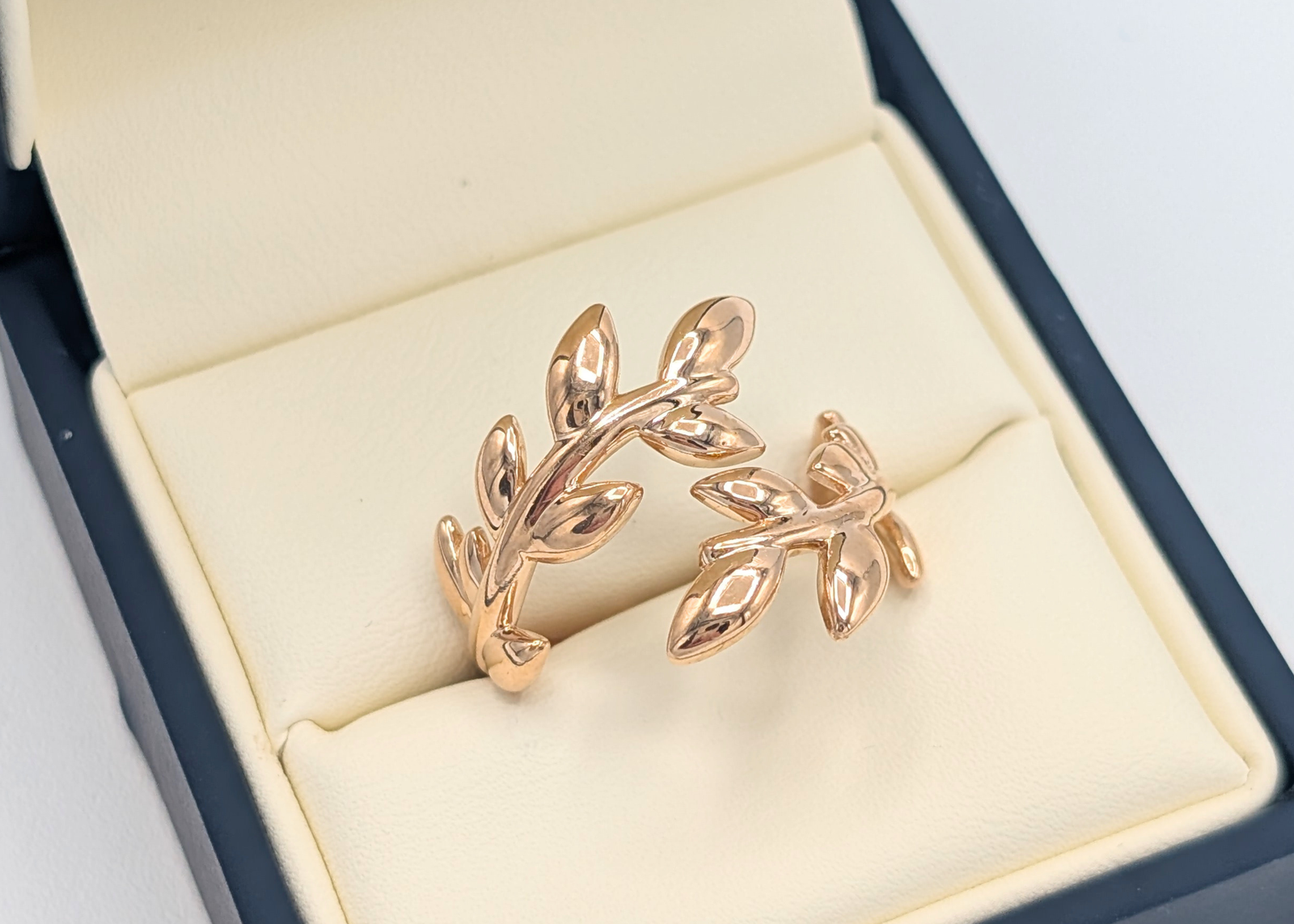 18K Yellow Gold Tiffany & Co Paloma Picasso Leaf Ring