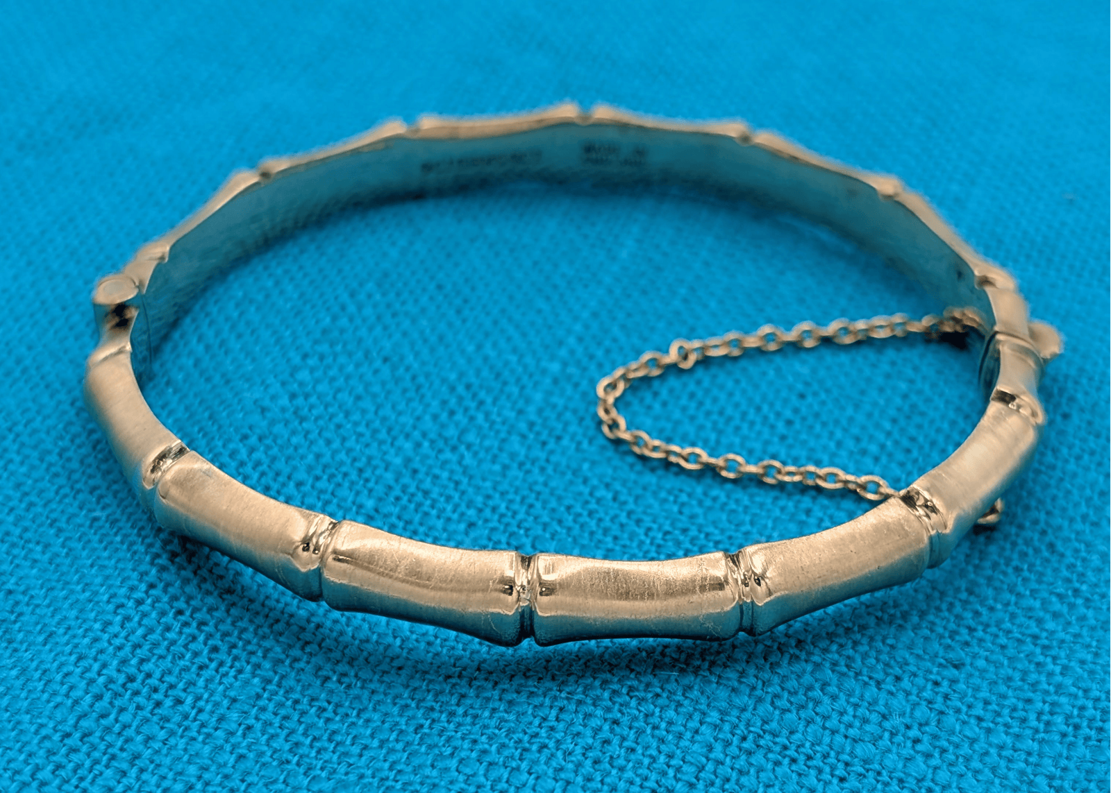 9ct British-Made Hinged Bangle 'Birks'