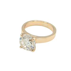 Natural Round Brilliant Cut Solitaire Diamond Engagement Ring